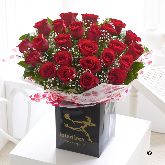 £84.99 All Loved Up Love Dramatic Two Rose Hand tied  V40034Rs
