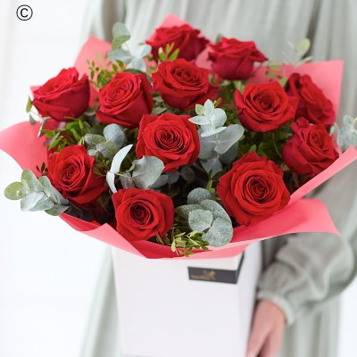 Interflora Luxury 12 Red Roses