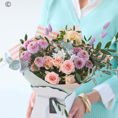 INTERFLORA SPRING TRENDING PETITE GIFT BOX 
