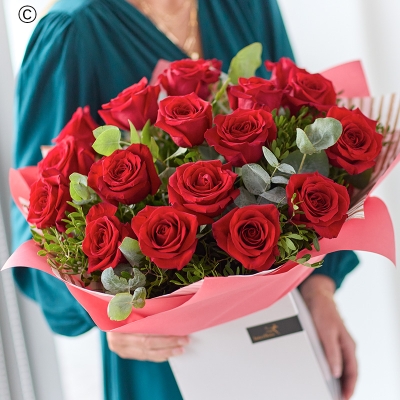 Luxury 18 Freedom Red Roses