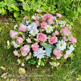  Pale Pink Roses and White Mixed Posy Pad 