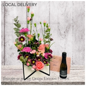 LOCAL Pink Envelope Arrangement  with a Small 20cl Prosecco & 160g Salted Caramel Chocolates    