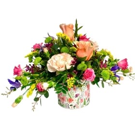 Summer Table Arrangement 