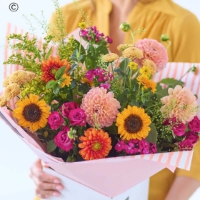 Autumn Interflora Classic inc Dahlia SEPTEMBER Bouquet 