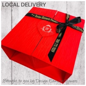 Alice Surprise Red Heart Hatbox in Red and Pink Flowers 