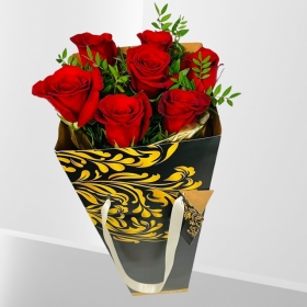 Baroque Seven Long Stemmed Red Freedom Roses in Gift Bag 