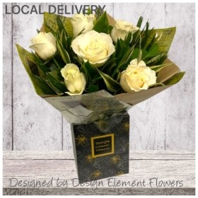 Luxury 6 White Mondiel Rose Handtied 